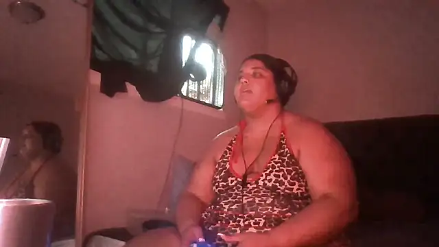 1n0nlythroat online show from July 14, 2026, 2:05 am