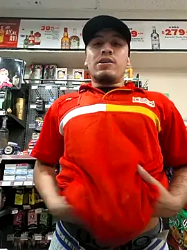 xXYisXx online show from June 24, 2026, 2:43 am