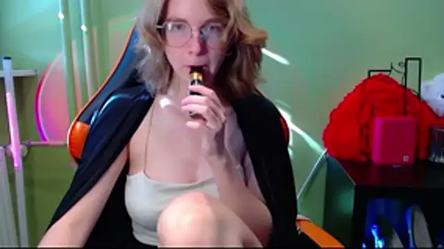 juicyPenny online show from July 25, 2026, 6:22 am