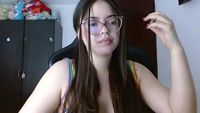 Valentina2390 online show from May 12, 2026, 2:52 am
