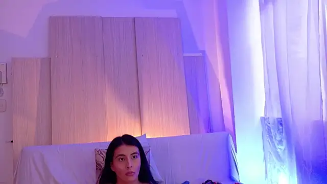 Snapshot of AliishaPss chatting on June 4, 2026, 4:35 pm AliishaPss online show from June 4, 2026, 4:35 pm