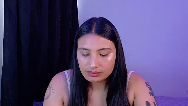 Snapshot of Linda_andrew chatting on June 4, 2026, 5:19 pm Linda andrew online show from June 4, 2026, 5:19 pm