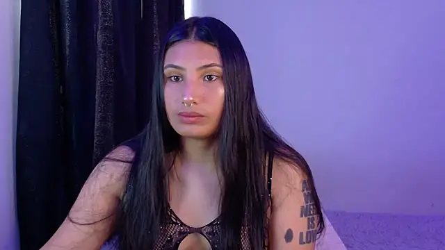 Snapshot of Linda_andrew chatting on June 10, 2026, 4:39 pm Linda andrew online show from June 10, 2026, 4:39 pm