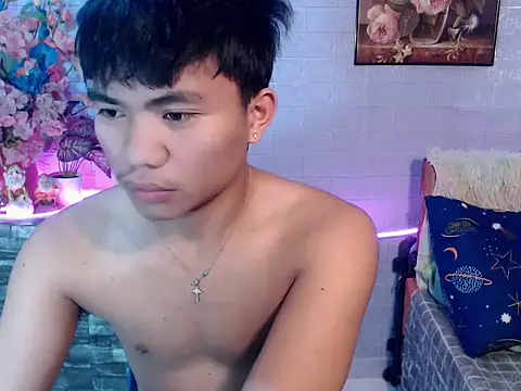 mostwantedtwink online show from June 17, 2026, 12:29 pm