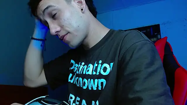 Snapshot of alexgiraldo__ chatting on June 13, 2026, 1:20 pm alexgiraldo online show from June 13, 2026, 1:20 pm