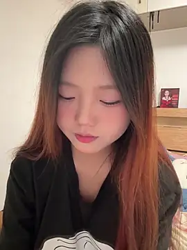 mimi9420 online show from May 29, 2026, 3:43 pm