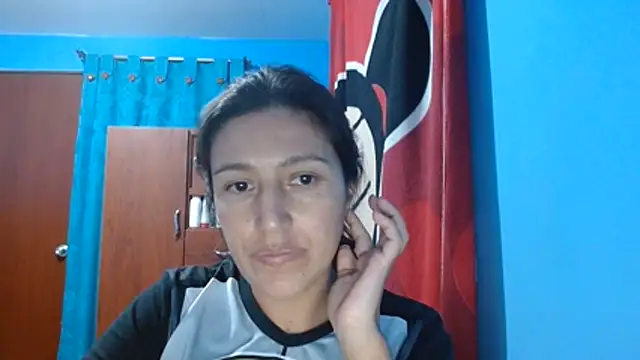 SarahFriendly online show from July 9, 2026, 1:42 am
