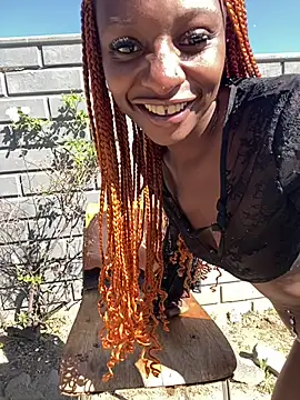 LonelyQueenxx25 online show from June 15, 2026, 9:44 am