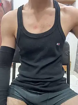 coupleyug online show from May 19, 2026, 3:29 pm