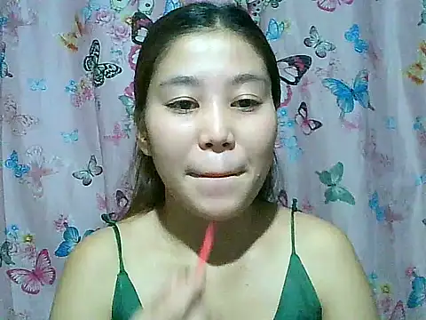 Snapshot of SexyAsianPussy4u chatting on July 4, 2026, 12:17 am SexyAsianPussy4u online show from July 4, 2026, 12:17 am