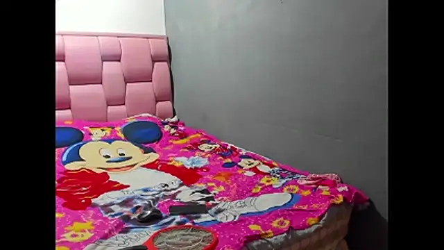 patrickMilena online show from June 19, 2026, 1:43 am