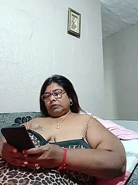 Snapshot of mileesha chatting on July 18, 2026, 6:34 pm mileesha online show from July 18, 2026, 6:34 pm