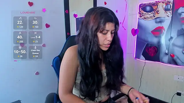 Snapshot of Raven_Rouge_ chatting on April 24, 2026, 12:18 pm Raven Rouge online show from April 24, 2026, 12:18 pm