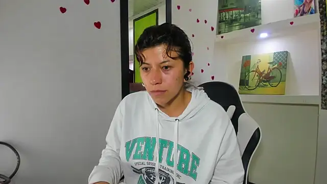Snapshot of Raven_Rouge_ chatting on May 17, 2026, 11:50 am Raven Rouge online show from May 17, 2026, 11:50 am