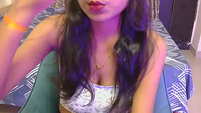hoty-priya online show from July 1, 2026, 4:47 am