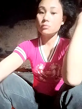 Snapshot of Ruaiuoi chatting on July 5, 2026, 9:33 pm Ruaiuoi online show from July 5, 2026, 9:33 pm