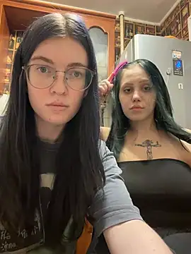 Threesomebabes online show from July 18, 2026, 7:17 pm