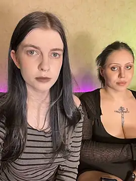 Threesomebabes online show from July 24, 2026, 6:17 pm