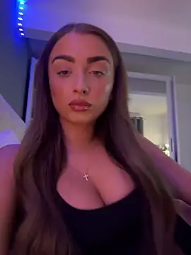 ellariverss online show from July 2, 2026, 12:43 am