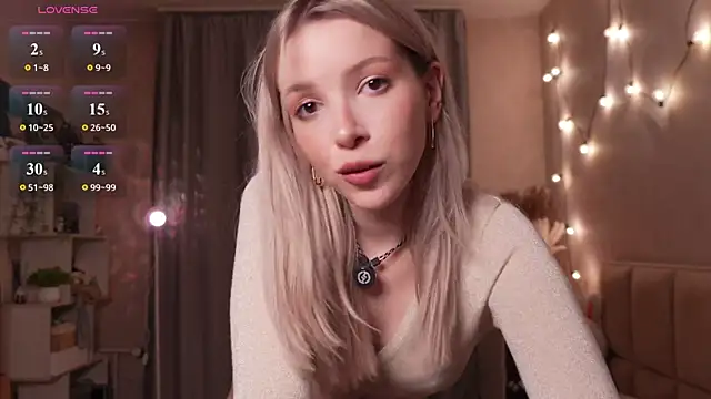 Snapshot of peachii_meow chatting on July 4, 2026, 2:45 pm peachii meow online show from July 4, 2026, 2:45 pm