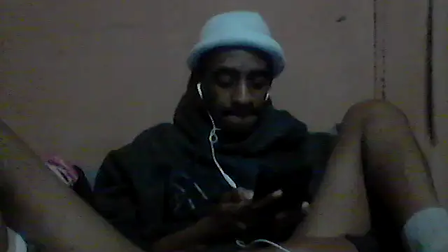 Snapshot of gemini_loops chatting on July 13, 2026, 9:28 pm gemini loops online show from July 13, 2026, 9:28 pm