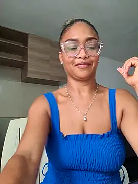 BiiancaEstradaa online show from June 30, 2026, 1:56 pm