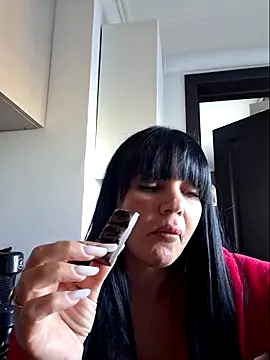 Ella sweety00 online show from June 18, 2026, 2:32 pm