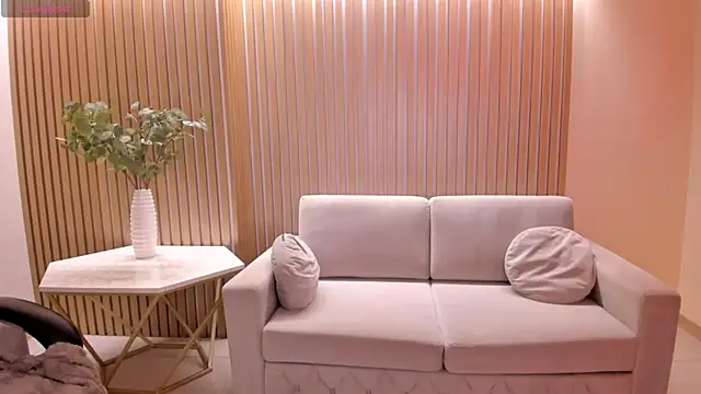 Snapshot of VeronicaBlue chatting on June 30, 2026, 9:43 am VeronicaBlue online show from June 30, 2026, 9:43 am