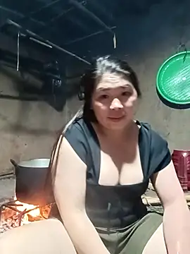 quynhkoolbae online show from May 11, 2026, 11:16 am