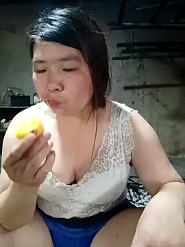 quynhkoolbae online show from May 15, 2026, 1:45 am