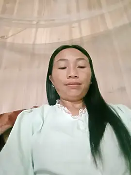 lucybaby00 online show from May 12, 2026, 10:51 pm