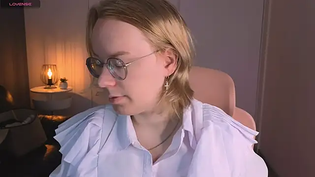 Amanda Butlerr online show from June 4, 2026, 1:28 pm