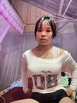 Ngoc-bbi online show from May 10, 2026, 1:38 pm