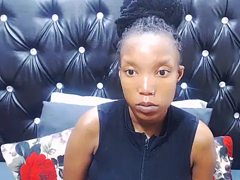 Snapshot of AppleAss02 chatting on January 5, 2026, 7:17 pm AppleAss02 online show from January 5, 2026, 7:17 pm