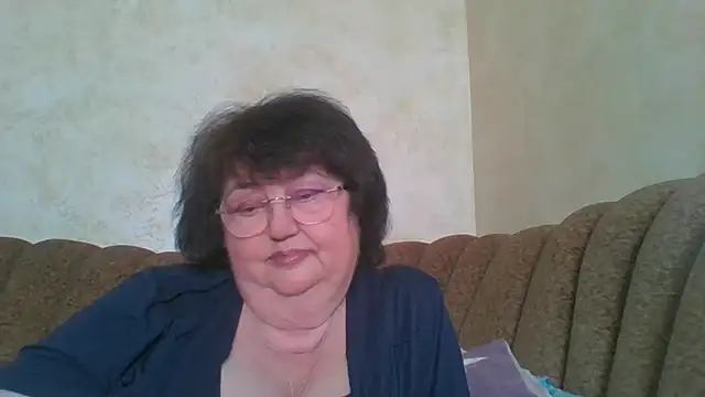 Snapshot of MilaSky5303 chatting on April 4, 2026, 10:57 am MilaSky5303 online show from April 4, 2026, 10:57 am