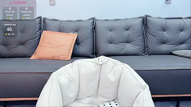 yuer2563 online show from April 16, 2026, 4:13 am