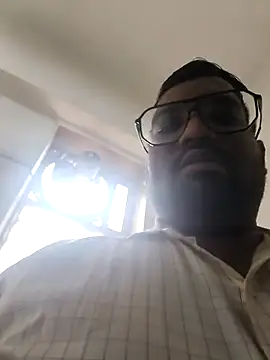vinay smalldick online show from July 13, 2026, 12:19 pm