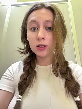 FroggyAnna online show from June 30, 2026, 4:08 pm