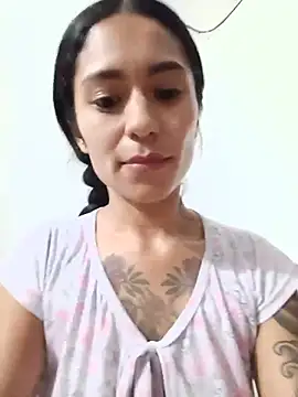 Liahdiaz  online show from June 28, 2026, 5:13 am