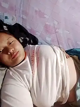 Snapshot of girl-babi chatting on July 2, 2026, 3:23 am girl-babi online show from July 2, 2026, 3:23 am