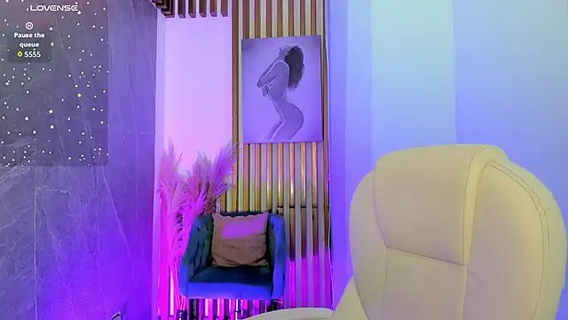 PauliinaBelle  online show from May 29, 2026, 2:04 pm