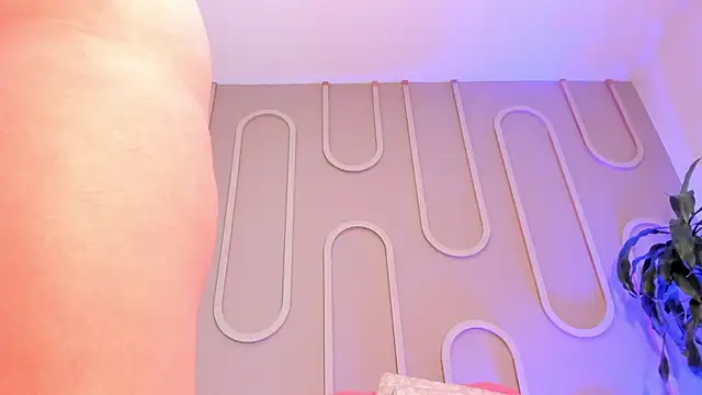  miss mia online show from June 19, 2026, 11:58 am