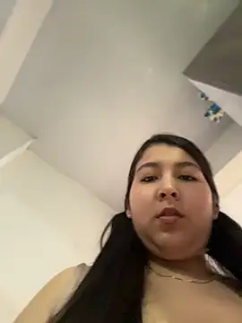 evelyn 1702 online show from June 25, 2026, 6:34 pm