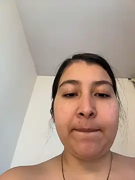 evelyn 1702 online show from July 10, 2026, 8:33 pm