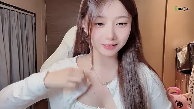 Makinghappymyself  online show from July 6, 2026, 1:41 pm