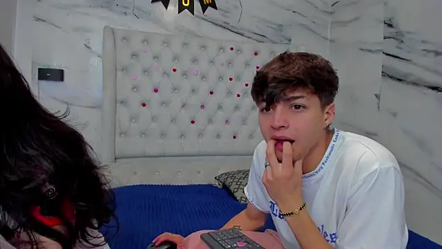 Snapshot of Ari_and_Storm chatting on May 9, 2026, 4:56 pm Ari and Storm online show from May 9, 2026, 4:56 pm
