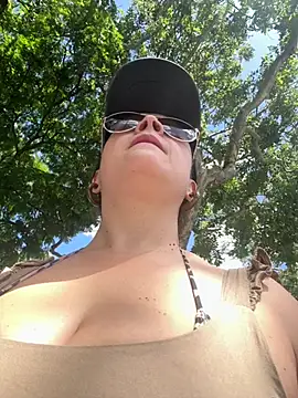 sophie lopez1 online show from June 27, 2026, 3:39 pm