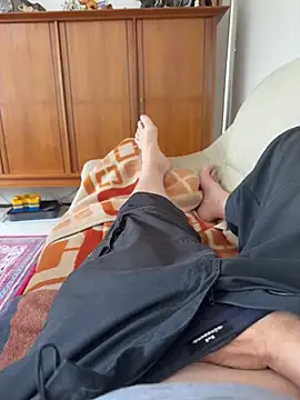 Snapshot of randyandy67 chatting on July 5, 2026, 9:05 am randyandy67 online show from July 5, 2026, 9:05 am