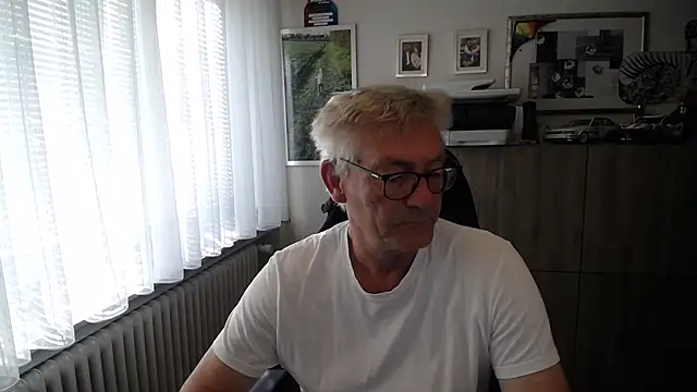 Snapshot of randyandy67 chatting on July 28, 2026, 5:25 am randyandy67 online show from July 28, 2026, 5:25 am