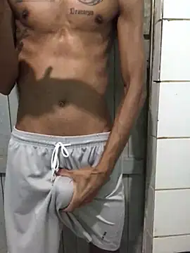 lcsexy45 online show from July 18, 2026, 4:33 pm